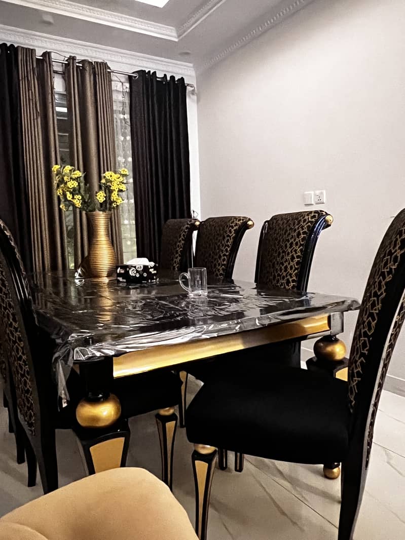 Gourmet Furnishers Dinning Table 3