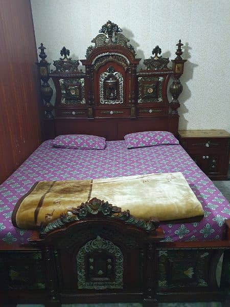 Chinotti Bed 1