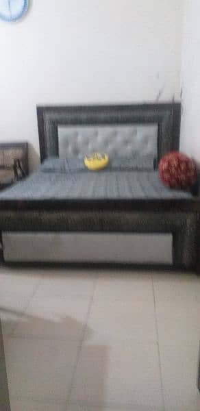 king size iron double bed with matress 2