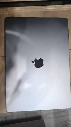 macbook Pro retina display 2019 i7 i9 10by10condition