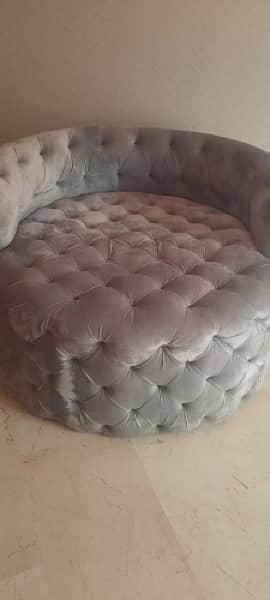 round cuddle sofa 2