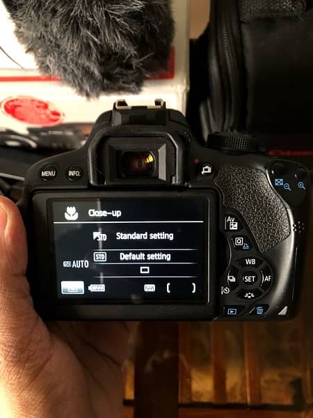 Canon 700d with 18-5mm lens 6