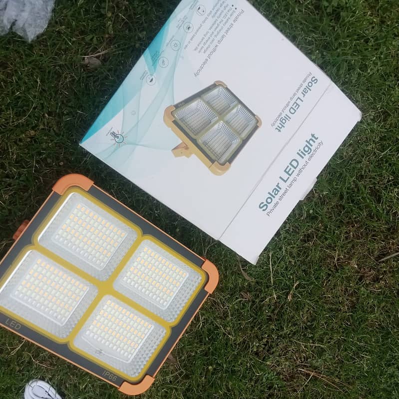 Solar LED light very powerful big in size 1