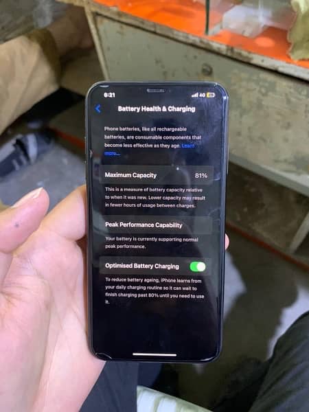 iphone XS max 512gb glitch phone 2