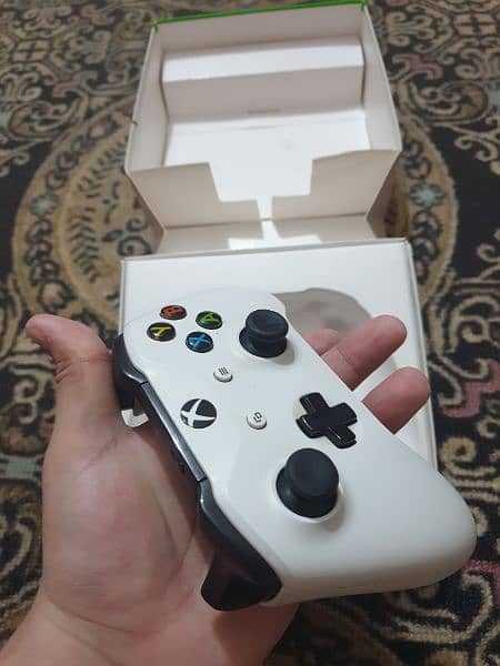 xbox One S controller 2