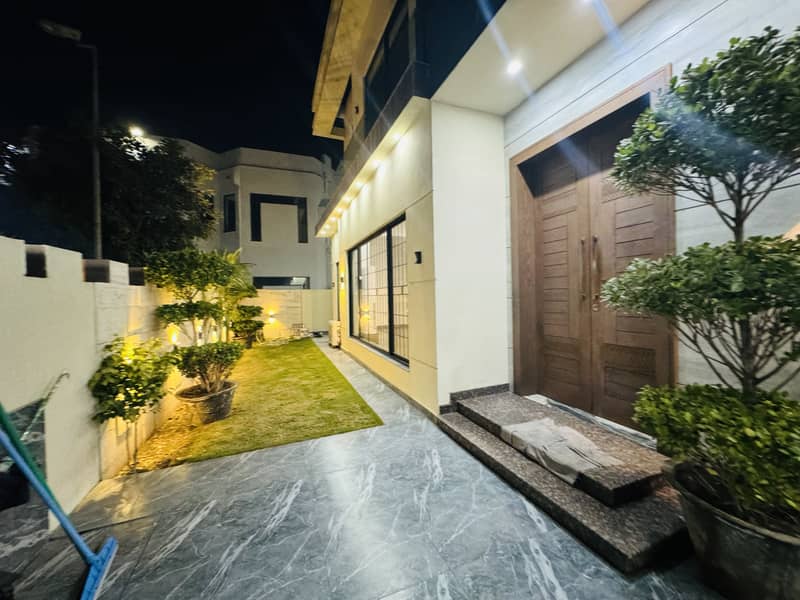 17 Marla Ultra Classic House For Sale Bahria Town Lahore 4