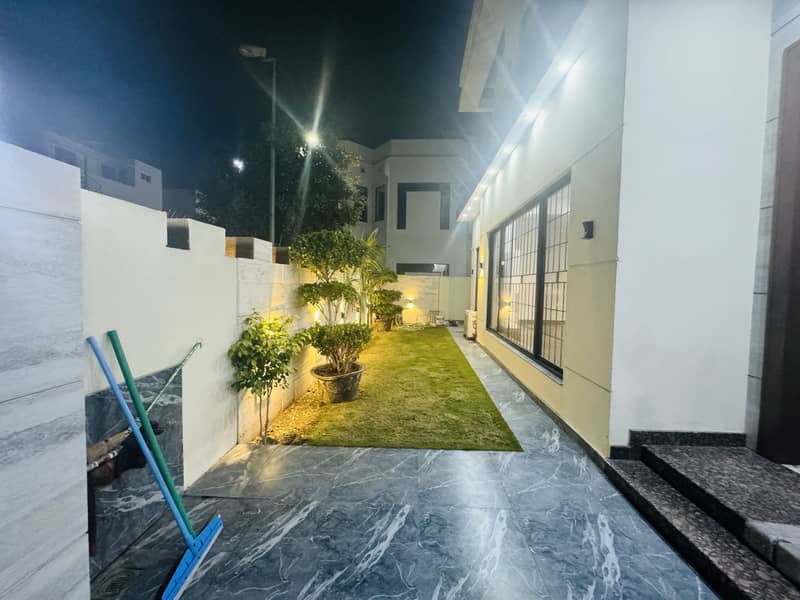 17 Marla Ultra Classic House For Sale Bahria Town Lahore 8