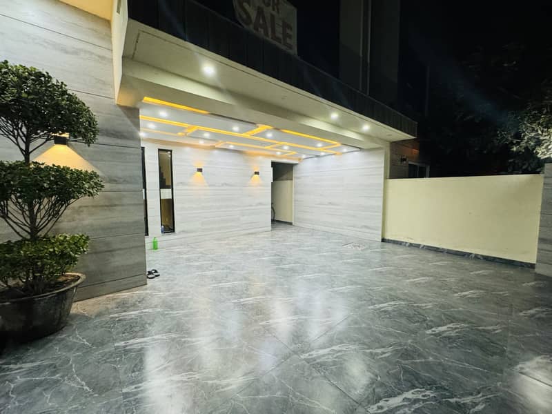 17 Marla Ultra Classic House For Sale Bahria Town Lahore 11