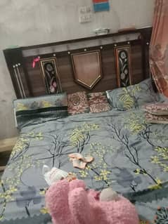bed divider and almari for sell