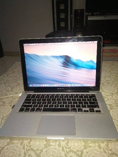 MacBook pro 13 inches early 2011 3