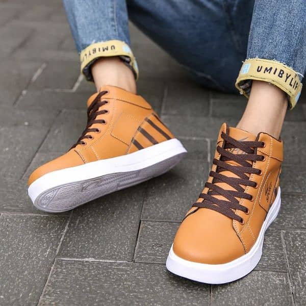 Men Sneakers FREE HOME DELIVERY FOR ALL PAKISTAN BUY NOW MESSAGE ME 2