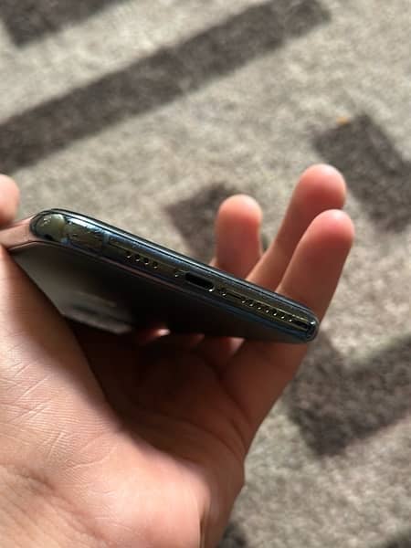 IPHONE 11 PRO MAX NON PTA SIM WORKING FROM 10 MONTHS 9