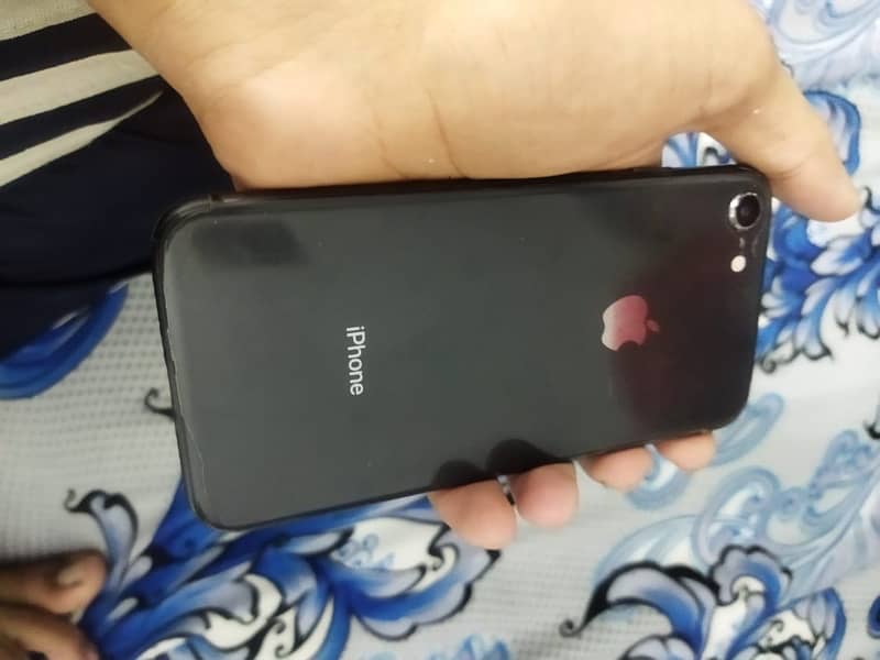 I’m selling my iPhone 8 in good condition 0