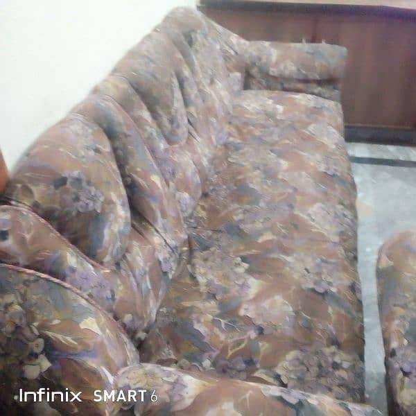3.1. 1 sofa set best condition strong wood structure 3
