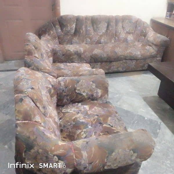 3.1. 1 sofa set best condition strong wood structure 4