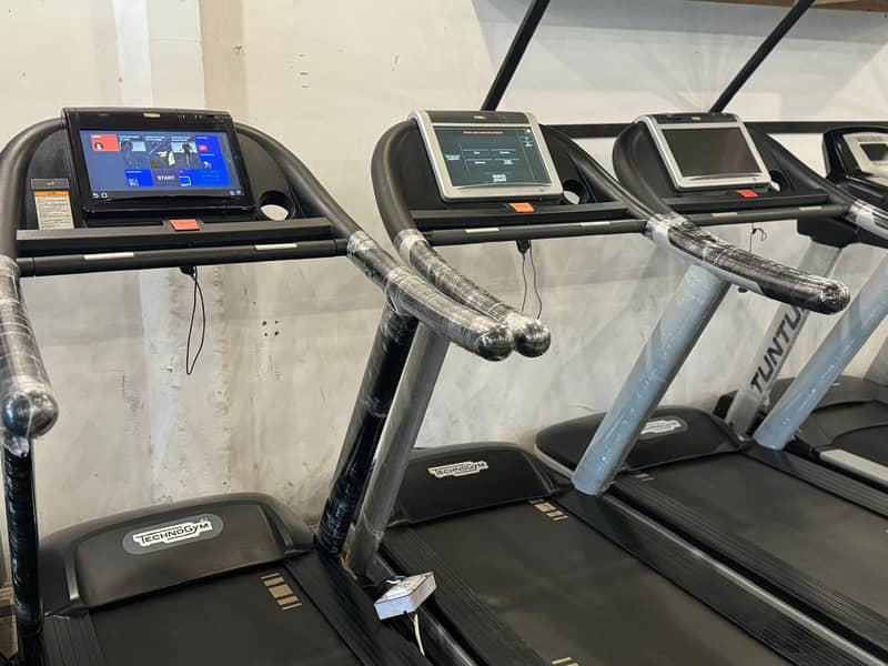 technogym treadmill / All brands gym available on Z fitness 10