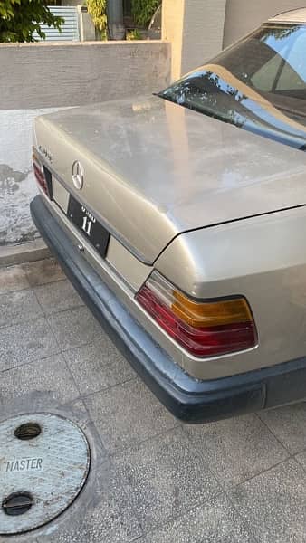 Mercedes W124 250D 1987 10