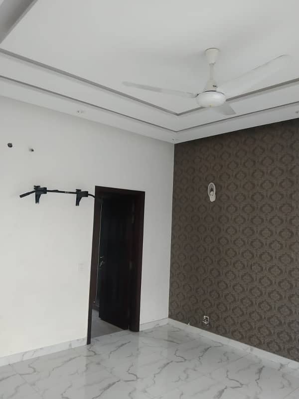 1 Kanal House Slightly Used For Rent in DHA Phase 5 Near Penta Square Prime Location 18