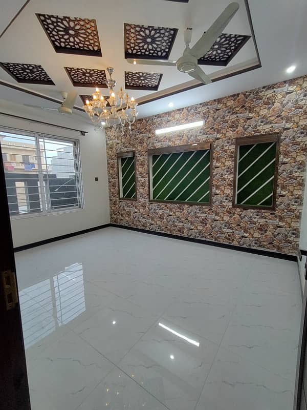 8 mrle brand new house for sale Faisal town A block 8