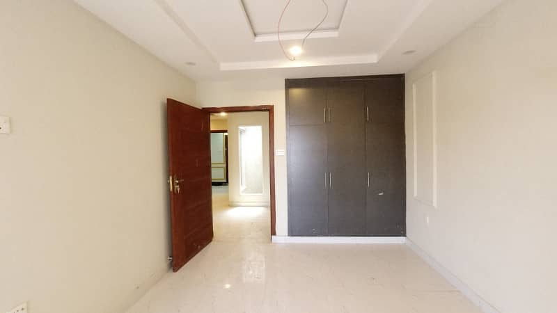 2 bed flat. Available for rent faisal town 5