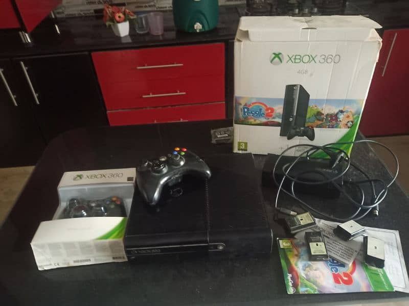 Xbox 360 E 250GB with box and wireless controller 1