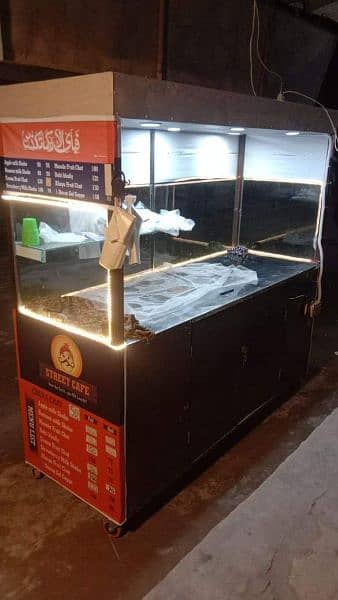 Street food golgape dahi bhale counter stall 0