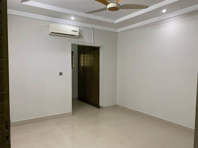 8 mrle house available for rent faisal town 6