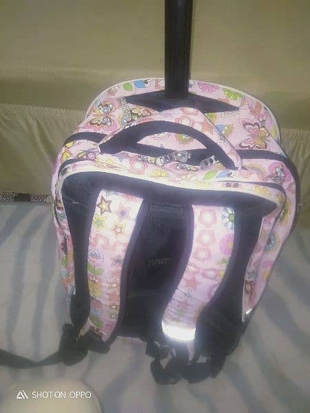 School Bag very Good Quality for sale only one year used 4
