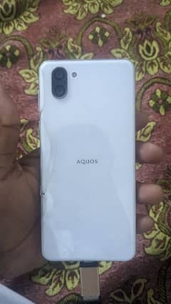 sharp Aquos r3