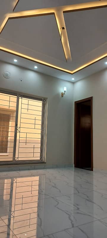 10 MARLA LUZURY BRAND NEW HOUSE AVAILABLE FOR SALE PRIME LOCATION OVERSEAS B EXTINIOSN BAHRIA TOWN LAHORE 29
