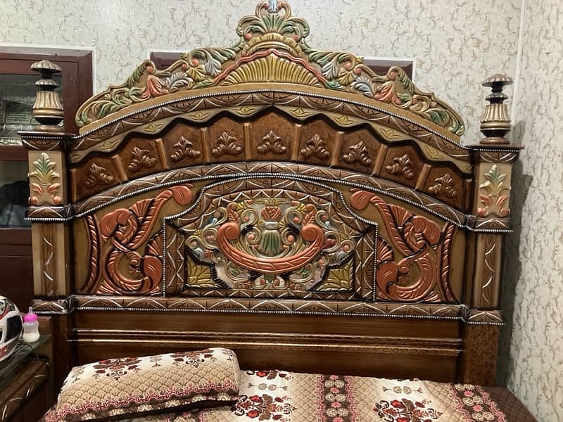 Big heavy wooden Bedset 4
