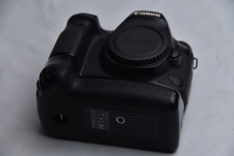 Canon EOS 6D Mark II Digital SLR Camera Body – Wi-Fi Enabled 4
