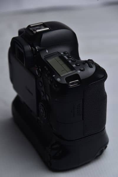 Canon EOS 6D Mark II Digital SLR Camera Body – Wi-Fi Enabled 6