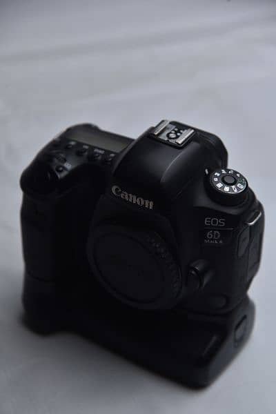 Canon EOS 6D Mark II Digital SLR Camera Body – Wi-Fi Enabled 7
