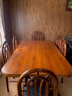 Classic Dining Table with 6 Chairs in Excellent Condition