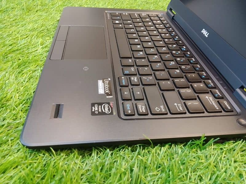 Dell 7250 i7 5 gen 8/256 laptop 3