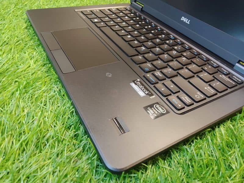 Dell 7250 i7 5 gen 8/256 laptop 4
