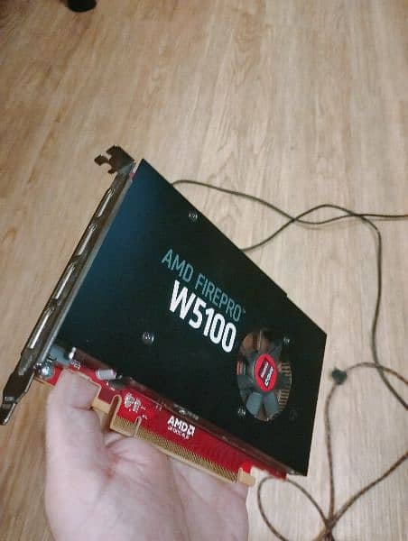 AMD W5100 10/10 Mint condition - 720p pe harr game chalaiga 100% 5