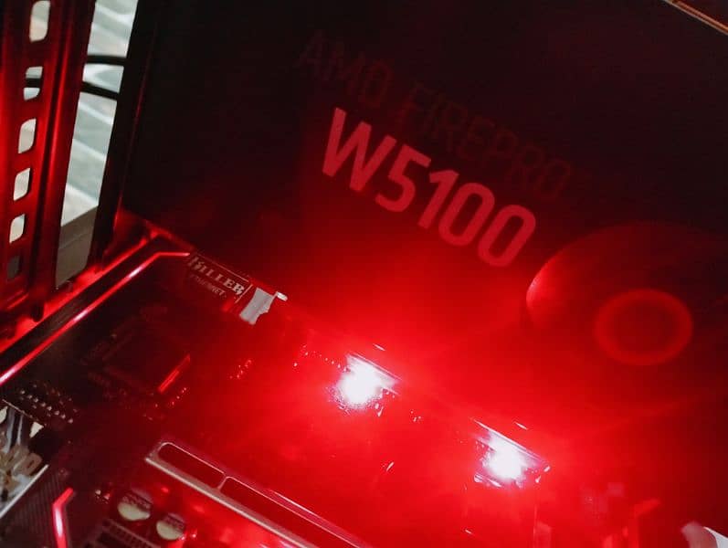 AMD W5100 10/10 Mint condition - 720p pe harr game chalaiga 100% 8