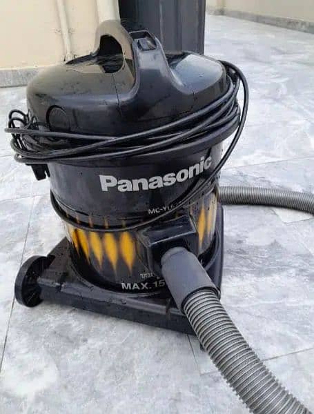 panasonic vaccume cleaner 4 months lit used in new condition 5