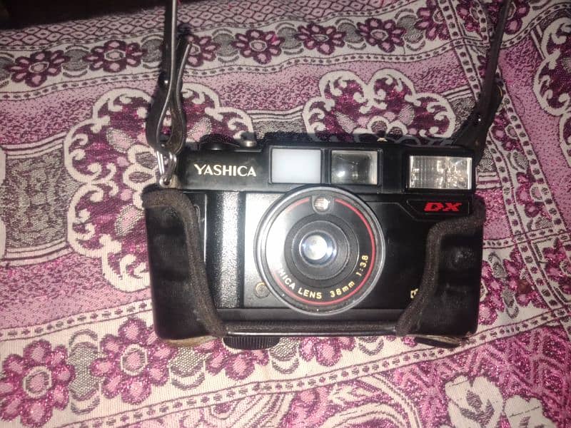yashica camera lens 38 mm canera for sale 10/10 condition 1