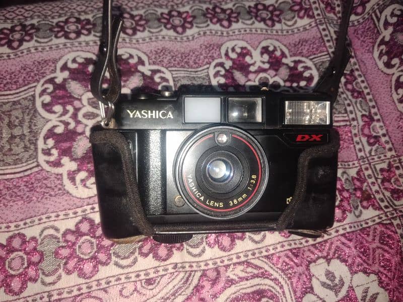 yashica camera lens 38 mm canera for sale 10/10 condition 2