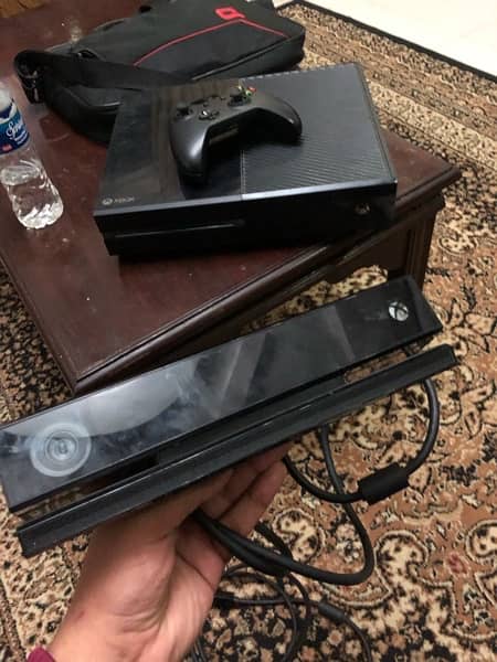 xbox one 2 controllers and kinect 3