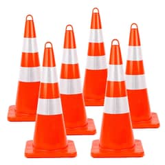 safety cones / traffic cones / plastic cones