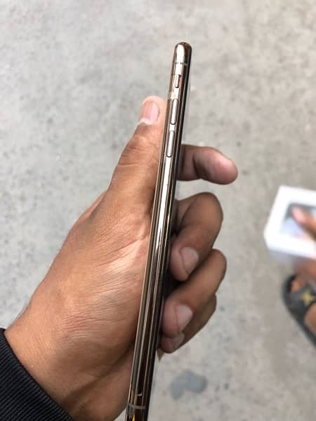 iphone xs max 64gb pta approved 3