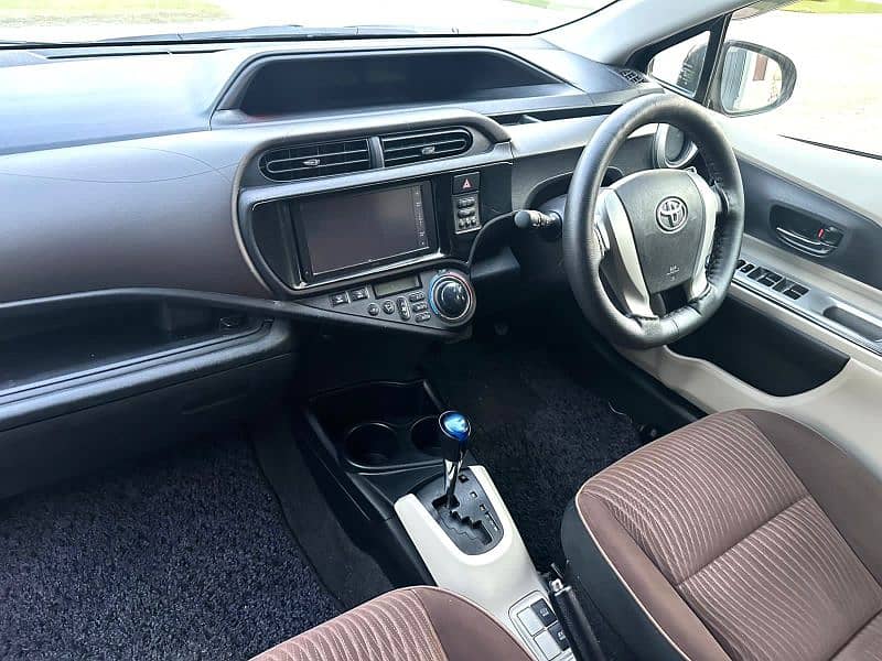 Toyota Aqua GS variant leather seat heated seat LED full option 1