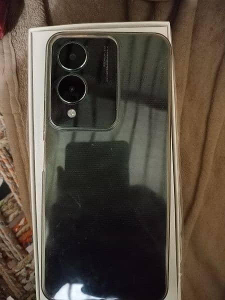 Vivo Y17s Exchange possible with iphone 4