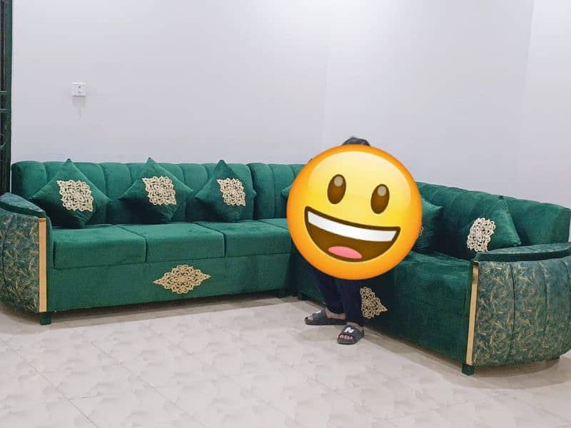 L-shape sofa set. New sofa set not used. argantly for sell. 0