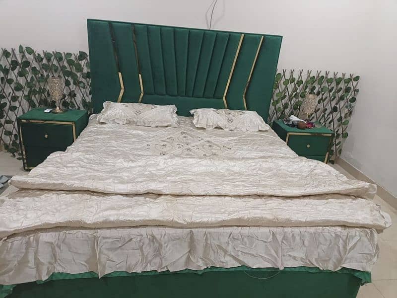Bed set for sell. Velvet green color. 0