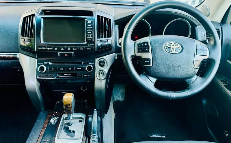Toyota Land Cruiser Axg Selection 12